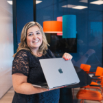 Collega Fabiola met laptop